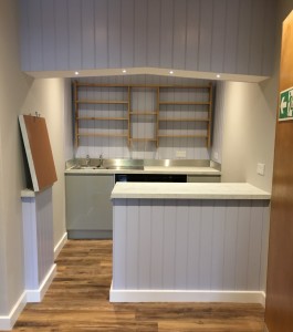 Bar/small kitchen